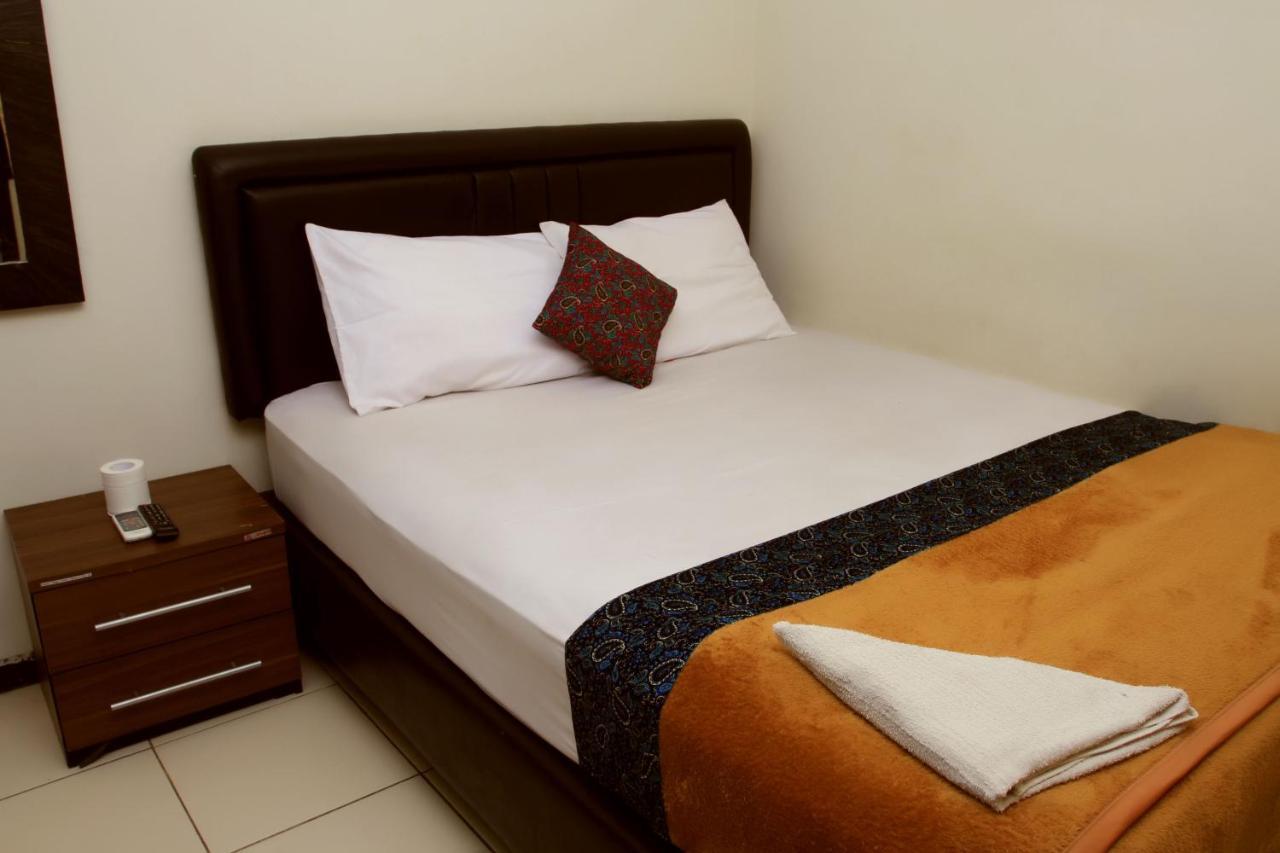 Bantal Guling Trans Hotel Bandung Buitenkant foto