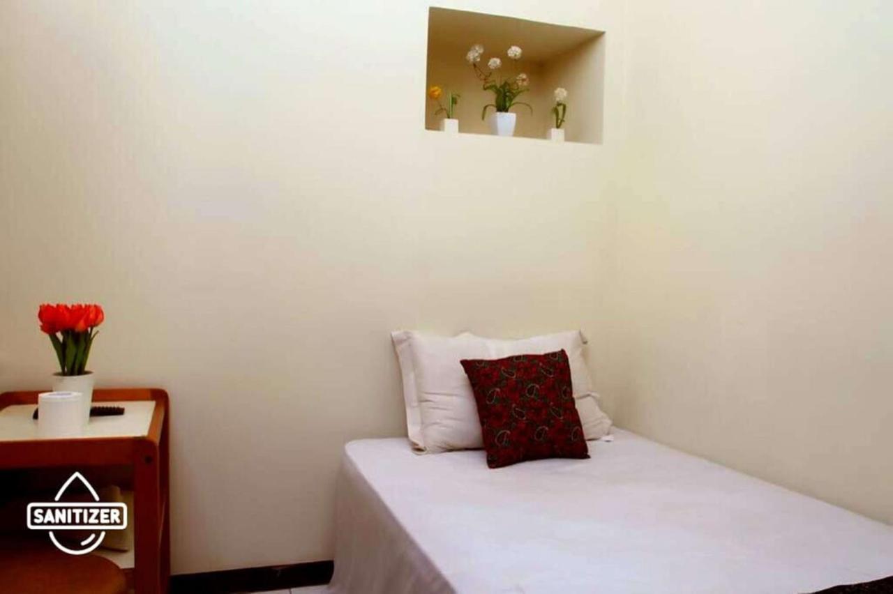 Bantal Guling Trans Hotel Bandung Buitenkant foto