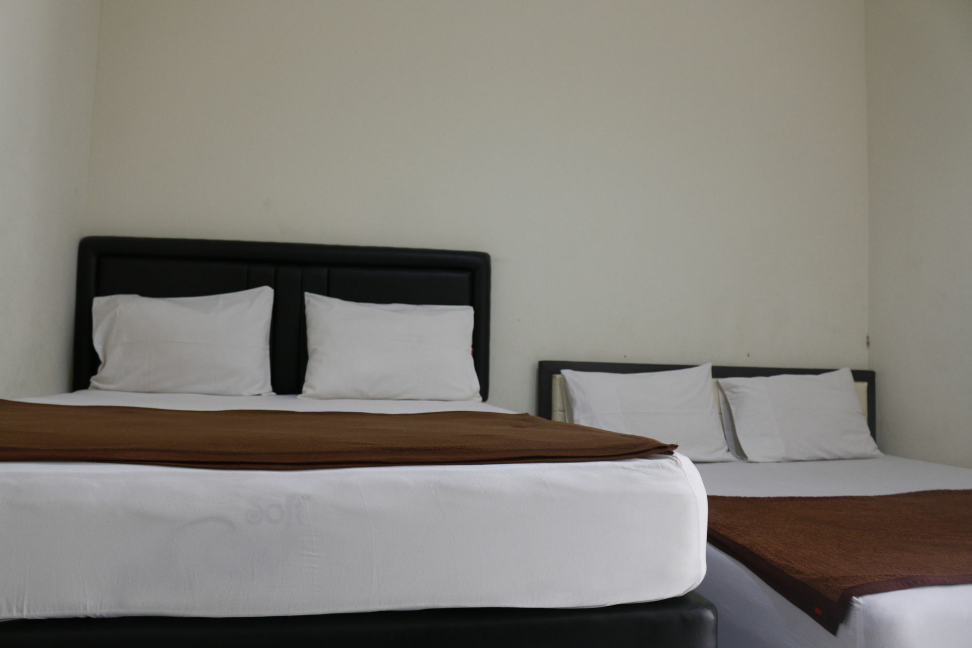 Bantal Guling Trans Hotel Bandung Buitenkant foto